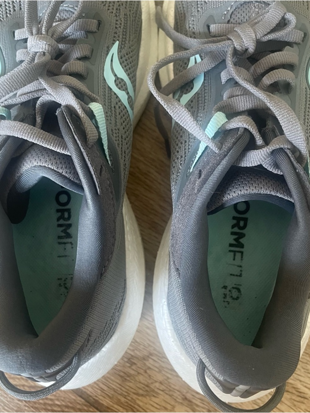 Saucony Triumph 21 Women's Running Sneakers - Picture 5 of 7